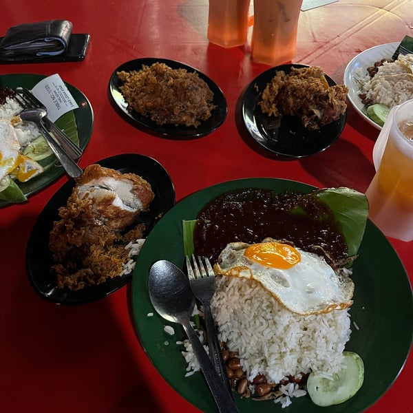 The 4 Best Nasi Lemak in Petaling Jaya | OnlyFoodKL