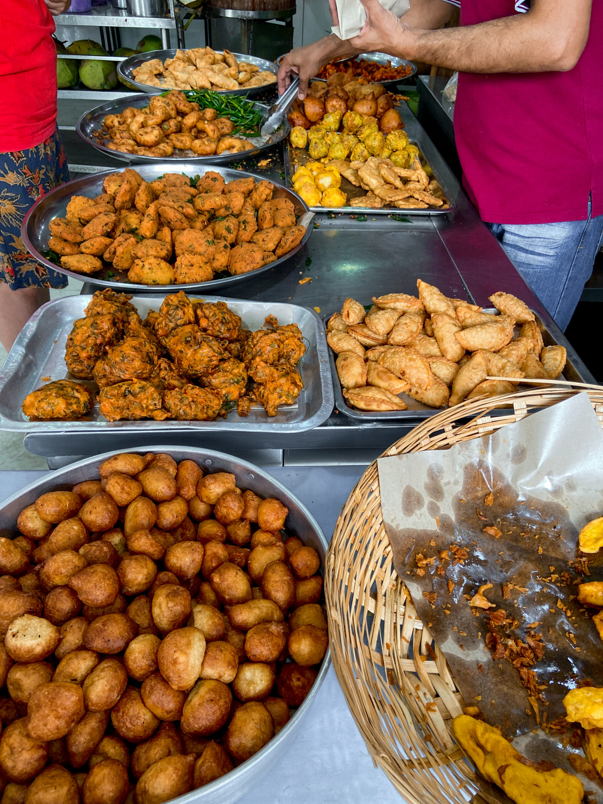 Queuing up for SS15's Famous Rojak and Cendol, it was 100% worth it! | OnlyFoodKL