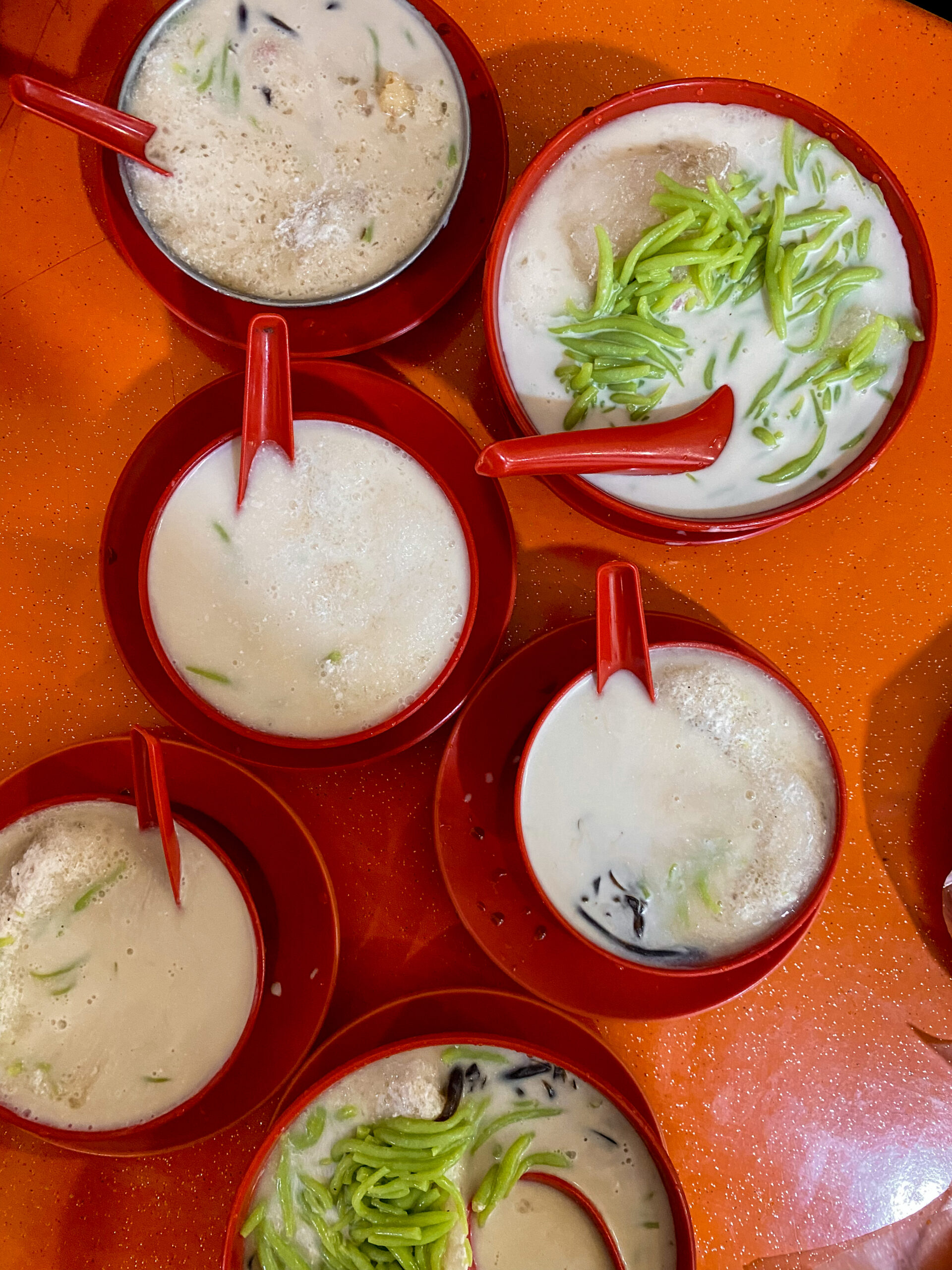 Queuing up for SS15's Famous Rojak and Cendol, it was 100% worth it! | OnlyFoodKL