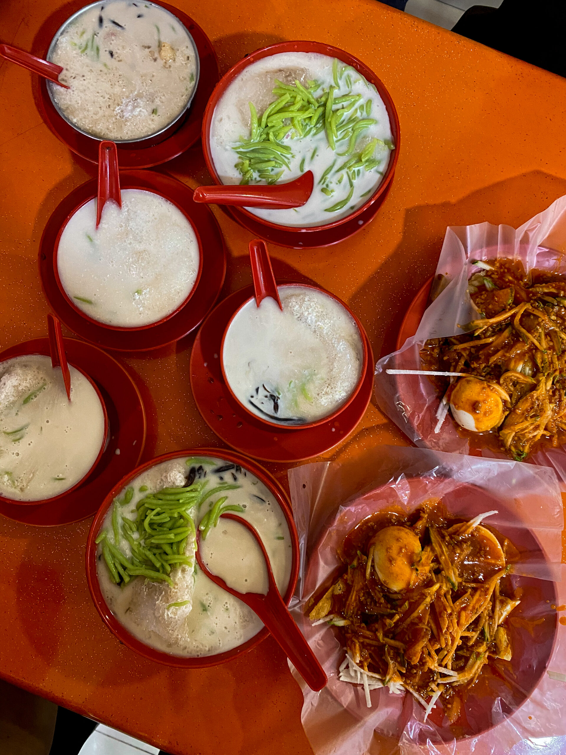 Queuing up for SS15's Famous Rojak and Cendol, it was 100% worth it! | OnlyFoodKL