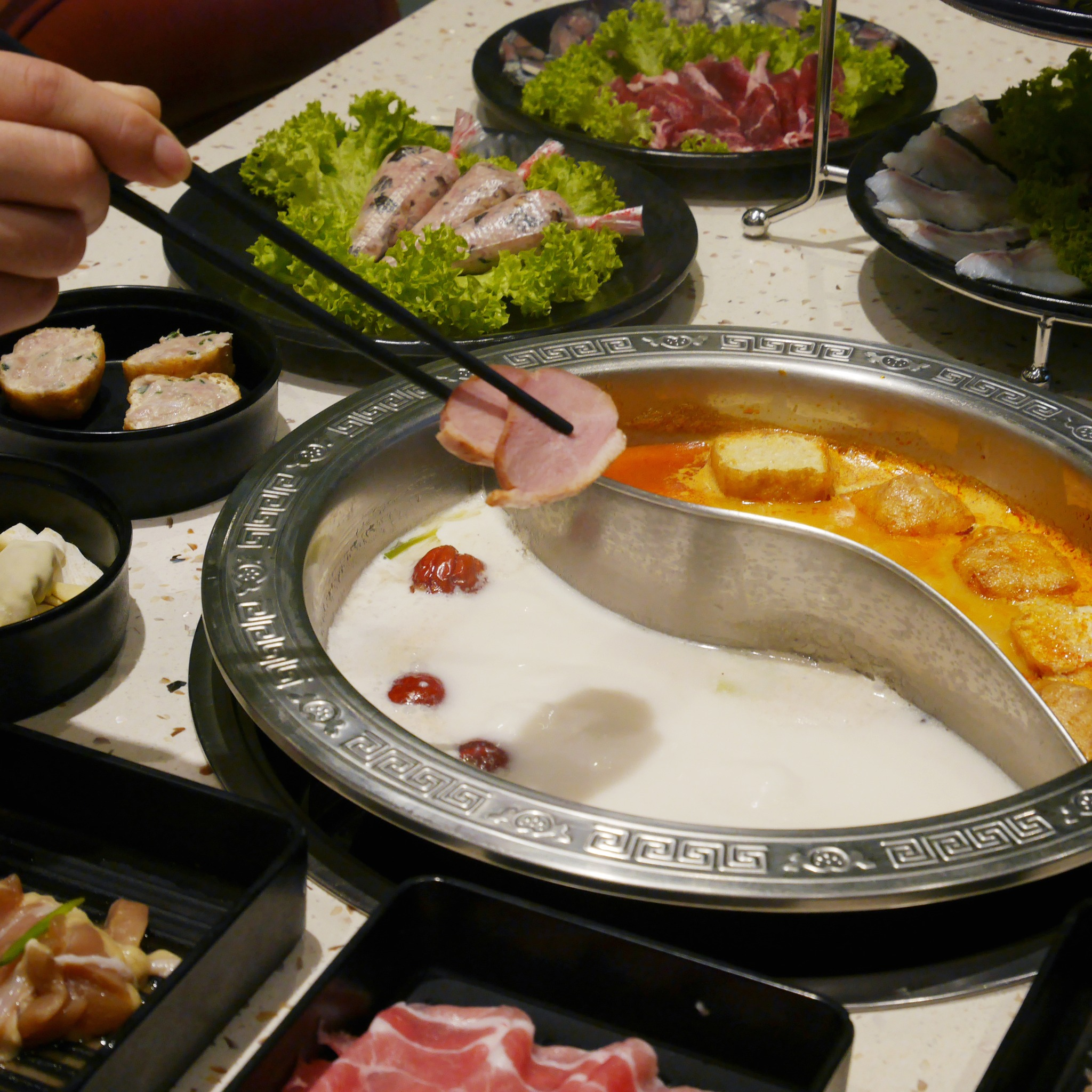 4 Hotpot Buffet Places with special menus and services under RM60! | OnlyFoodKL